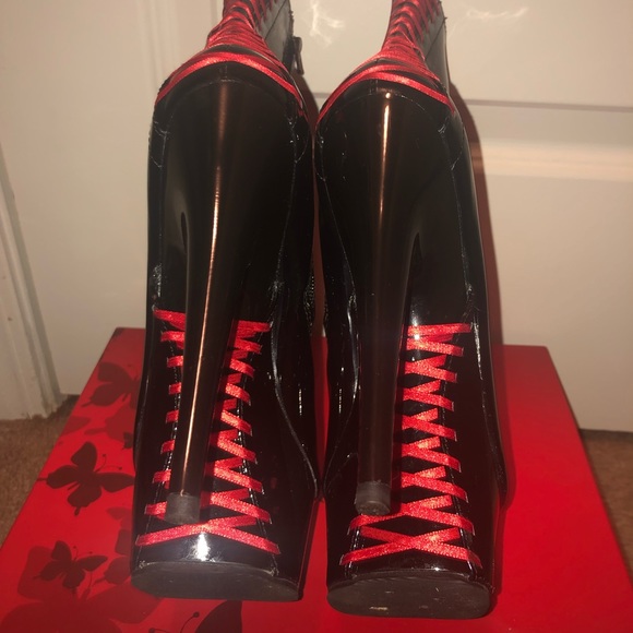 High Heels - Picture 3 of 3